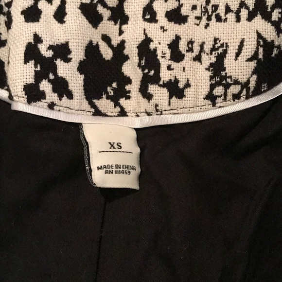 EUC BLACK & WHITE Suit Jacket Lined Classic Short Cut WAISTED Jacket Size XS - Picture 4 of 7